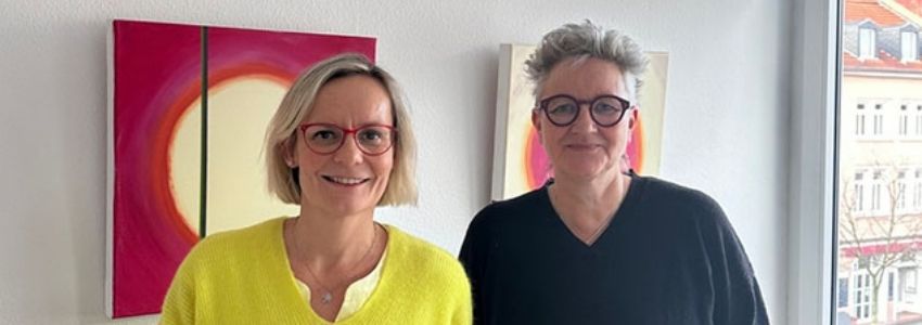 Frauenpower trifft Kunst: Wie wir durch künstlerische Bürogestaltung neue Inspirationsquellen schaffen